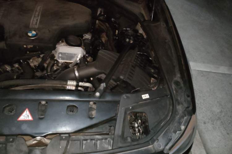 Used BMW 5 Series 2014 520Li Elegant Model Engine Bay Left