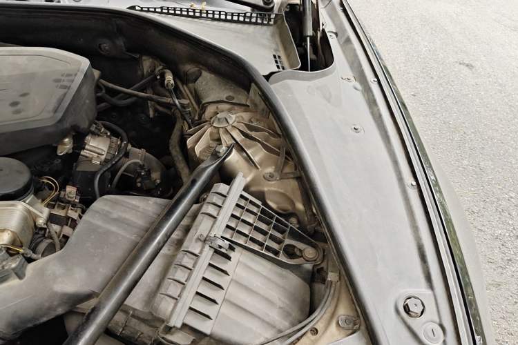 Used BMW 5 Series 2014 520Li Elegant Model Engine Bay Left
