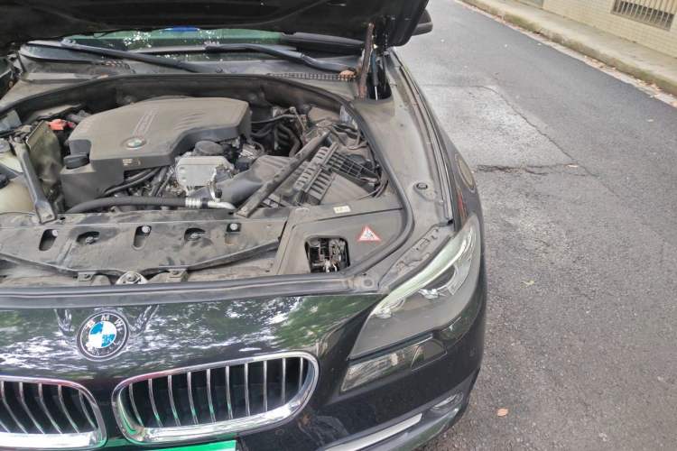 Used BMW 5 Series 2014 525Li Leading Model Engine Bay Left