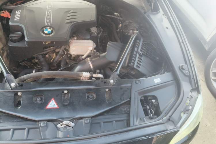 Used BMW 5 Series 2014 525Li Luxury Design Package Engine Bay Left