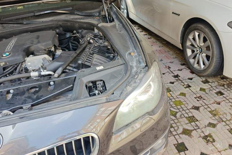 Used BMW 5 Series 2014 525Li Luxury Design Package Engine Bay Left