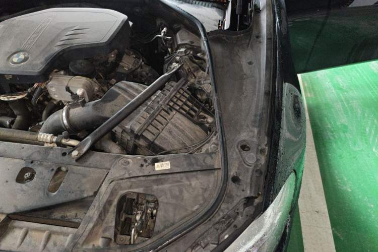 Used BMW 5 Series 2014 525Li Leading Model Engine Bay Left
