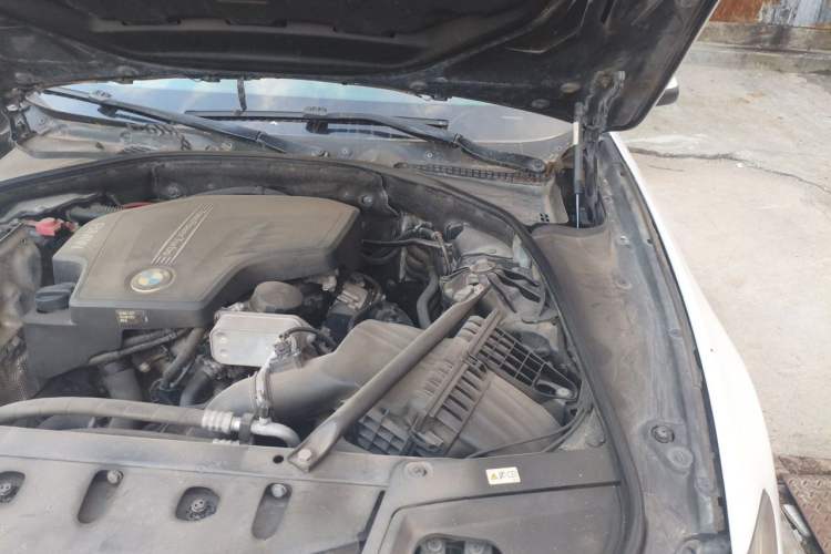 Used BMW 5 Series 2014 520Li Elegant Model Engine Bay Left