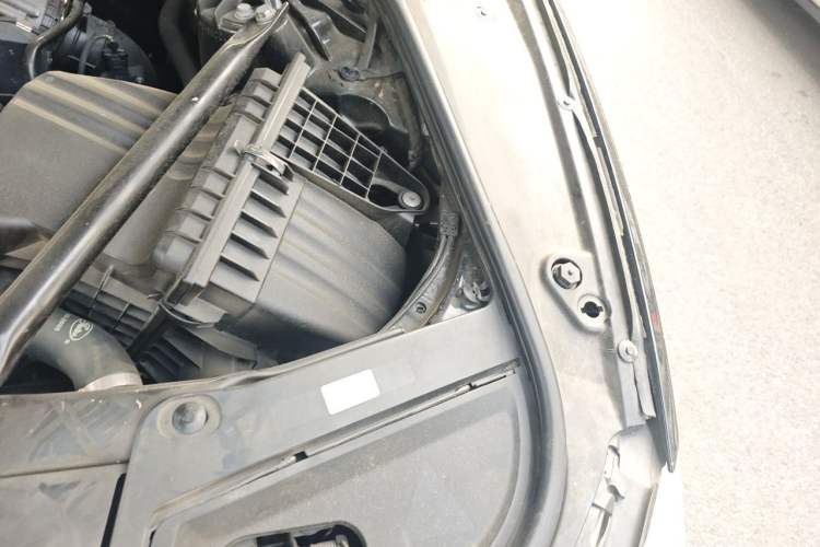 Used BMW 5 Series 2014 525Li Luxury Design Package Engine Bay Left