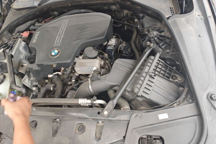 Used BMW 5 Series 2014 525Li Leading Model Engine Bay Left