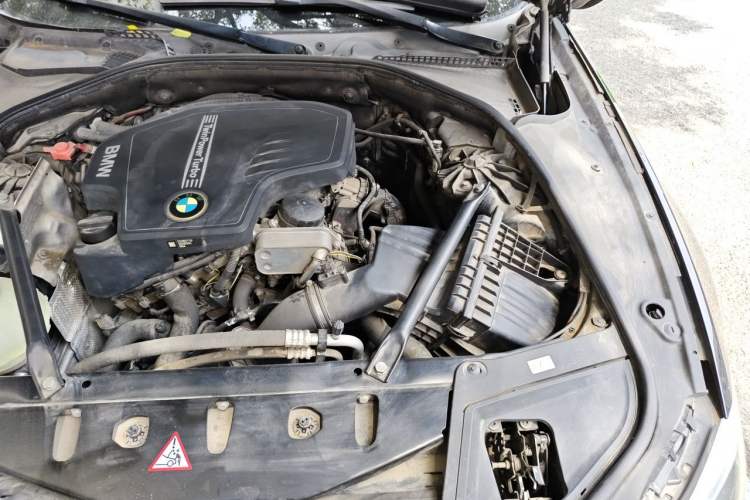 Used BMW 5 Series 2014 525Li Luxury Design Package Engine Bay Left