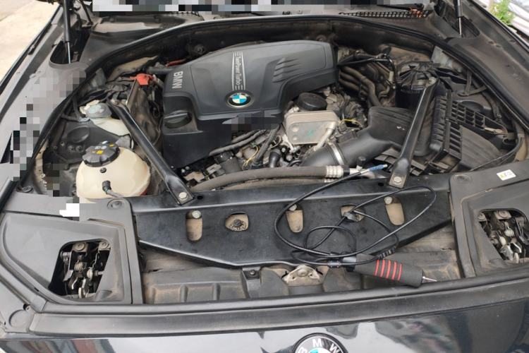 Used BMW 5 Series 2014 525Li Luxury Design Package Engine Bay
