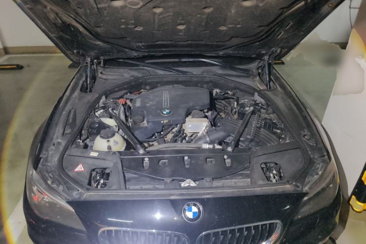Used BMW 5 Series 2014 525Li Luxury Design Package Engine Bay