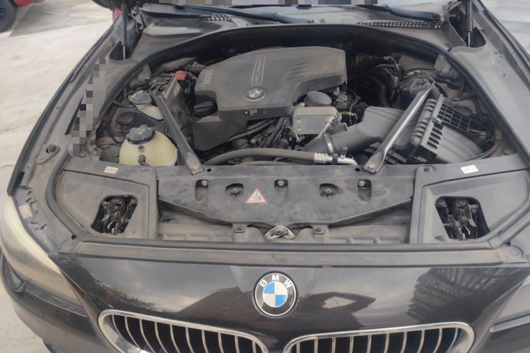 Used BMW 5 Series 2014 520Li Elegant Model Engine Bay