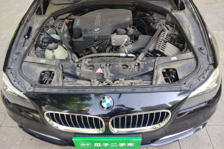 Used BMW 5 Series 2014 525Li Leading Model Engine Bay