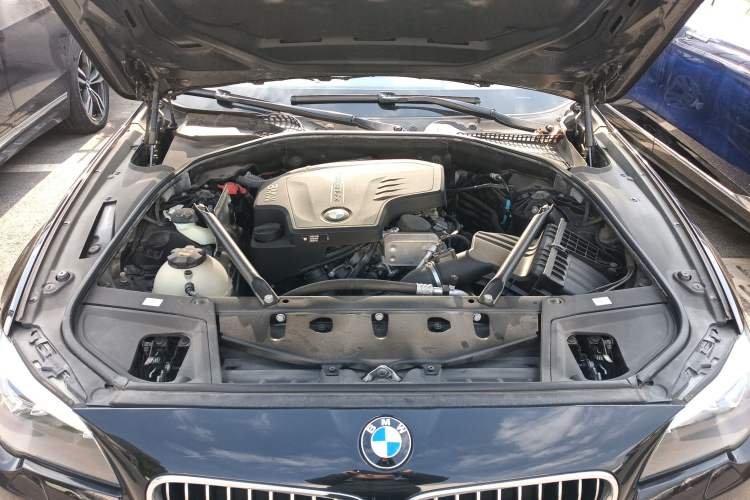 Used BMW 5 Series 2014 520i Touring Edition Engine Bay