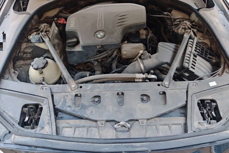 Used BMW 5 Series 2014 525Li Leading Model Engine Bay