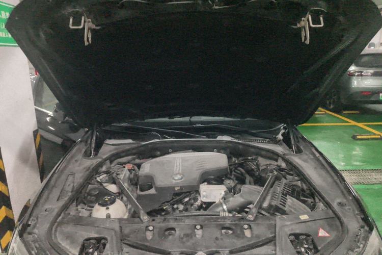 Used BMW 5 Series 2014 520Li Elegant Model Engine Bay