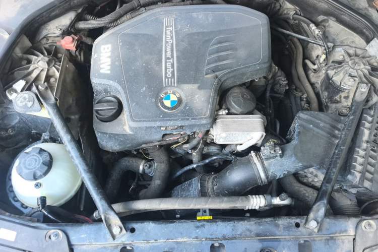 Used BMW 5 Series 2014 525Li Luxury Design Package Engine Bay