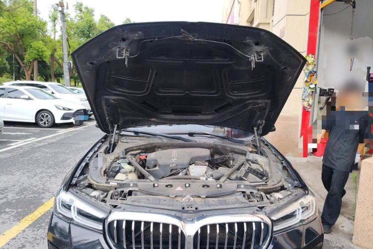 Used BMW 5 Series 2014 520Li Elegant Model Engine Bay