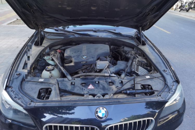 Used BMW 5 Series 2014 525Li Luxury Design Package Engine Bay