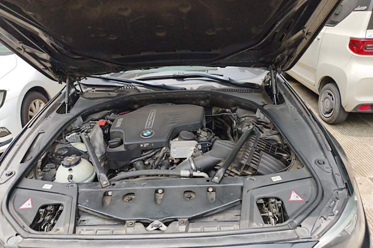 Used BMW 5 Series 2014 525Li Luxury Design Package Engine Bay