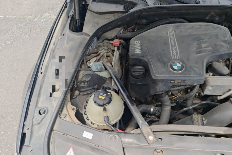 Used BMW 5 Series 2014 520Li Elegant Model Engine Bay Right