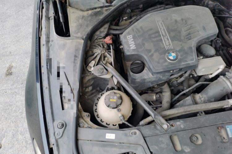 Used BMW 5 Series 2014 528Li Leading Model Engine Bay Right