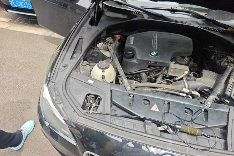 Used BMW 5 Series 2014 520Li Elegant Model Engine Bay Right