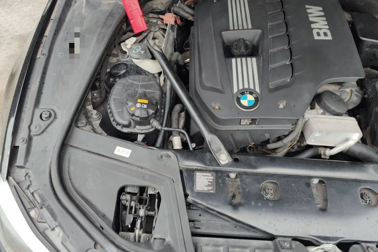 Used BMW 5 Series 2014 530Li Leading Model Engine Bay Right
