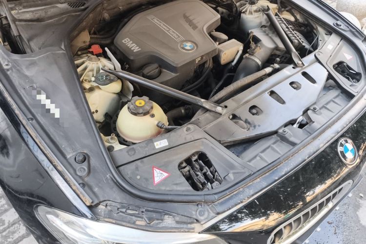 Used BMW 5 Series 2014 520Li Elegant Model Engine Bay Right