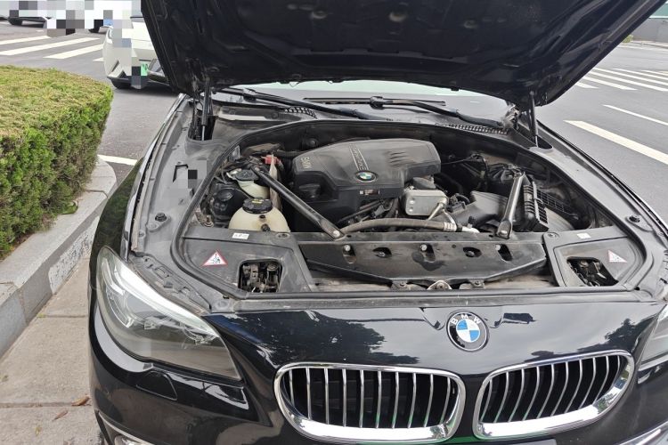 Used BMW 5 Series 2014 525Li Luxury Design Package Engine Bay Right