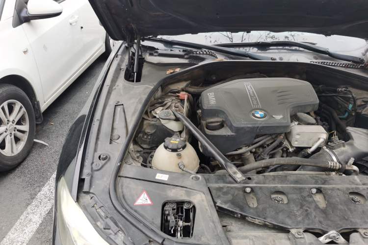 Used BMW 5 Series 2014 520i Elegant Edition Engine Bay Right