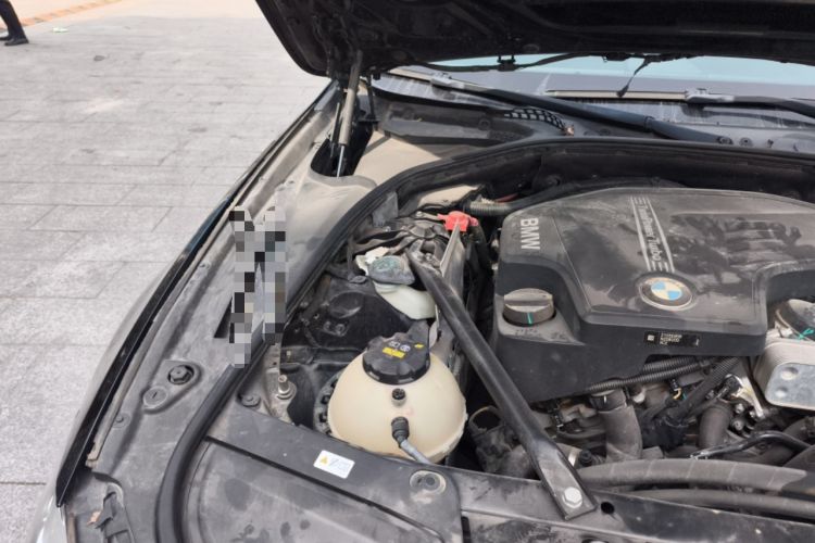 Used BMW 5 Series 2014 520Li Elegant Model Engine Bay Right