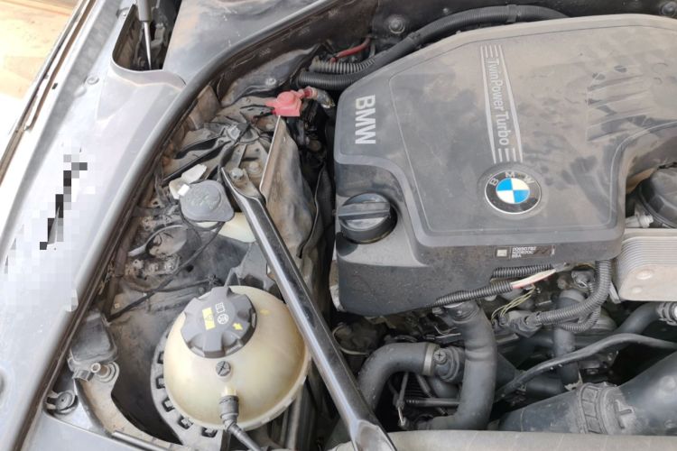 Used BMW 5 Series 2014 525Li Leading Model Engine Bay Right