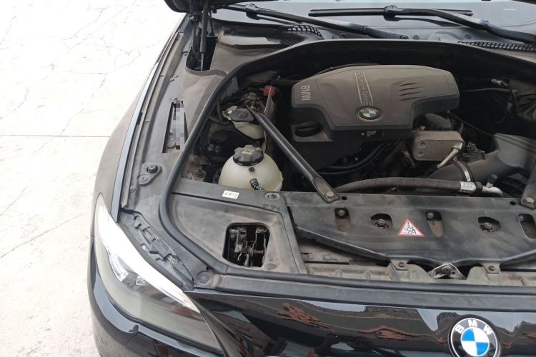 Used BMW 5 Series 2014 528Li xDrive Premium Edition Engine Bay Right