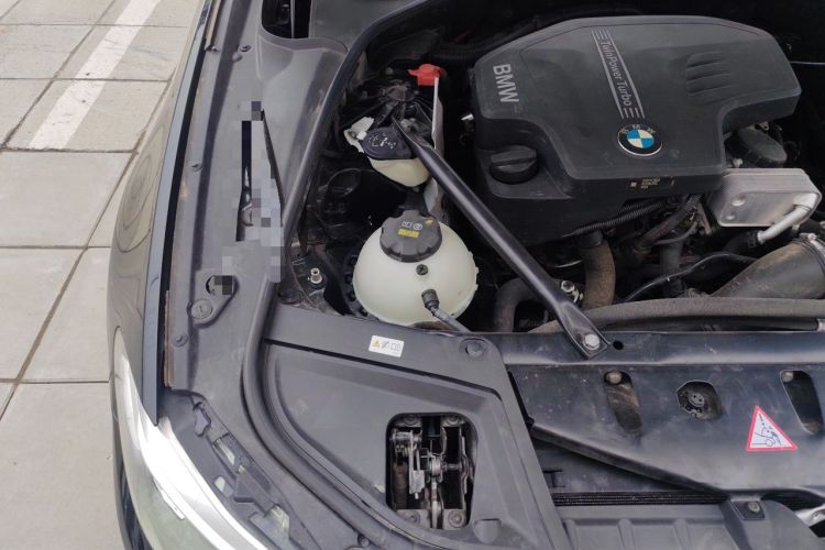 Used BMW 5 Series 2014 525Li Leading Model Engine Bay Right