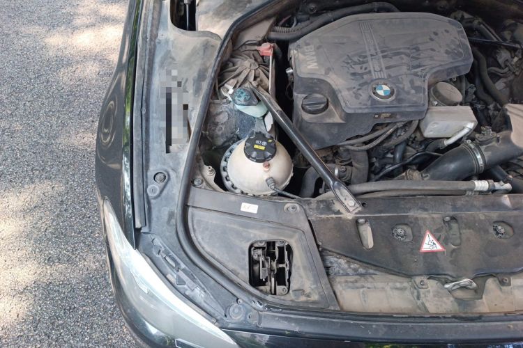 Used BMW 5 Series 2014 520Li Elegant Model Engine Bay Right