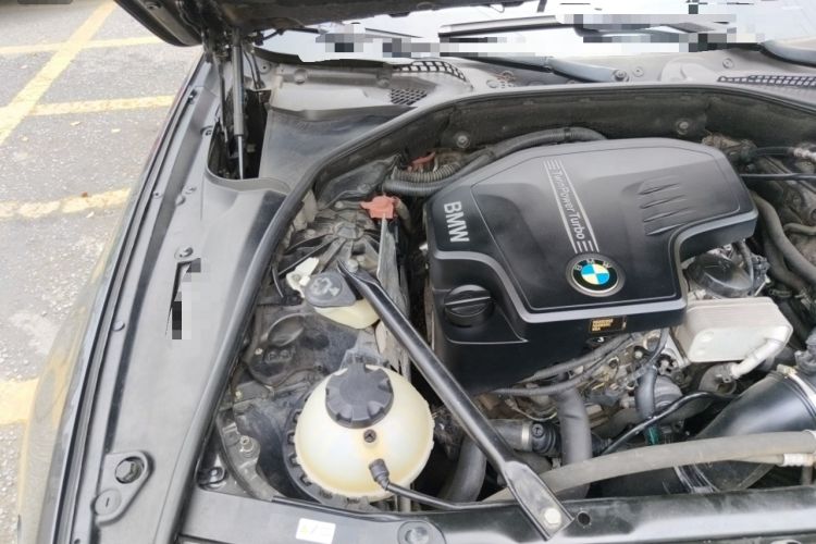 Used BMW 5 Series 2014 525Li Luxury Design Package Engine Bay Right