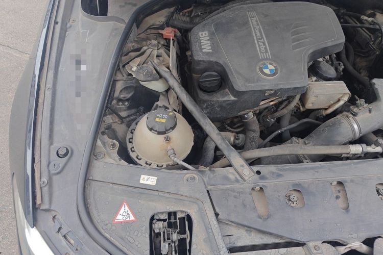 Used BMW 5 Series 2014 520Li Elegant Model Engine Bay Right