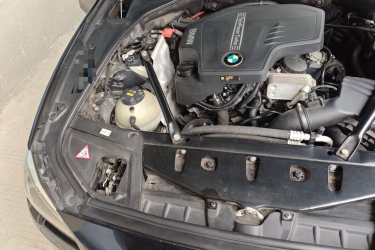 Used BMW 5 Series 2014 525Li Leading Model Engine Bay Right