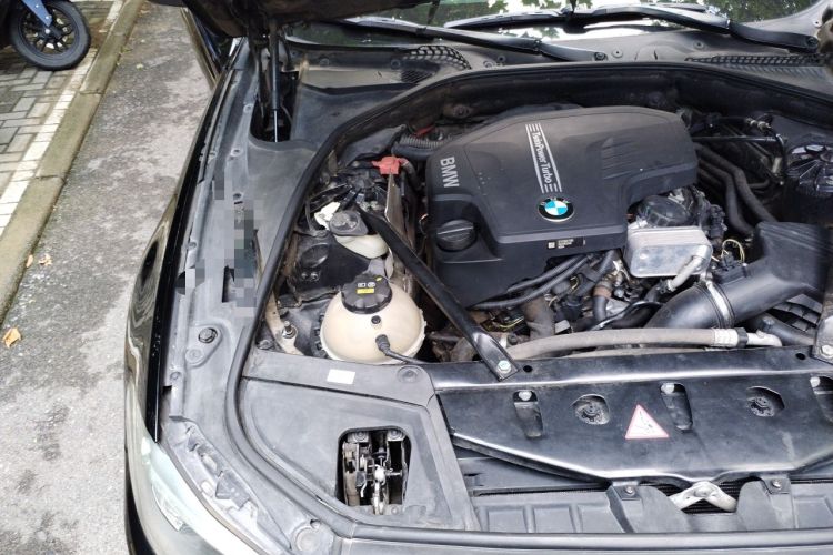 Used BMW 5 Series 2014 525Li Leading Model Engine Bay Right