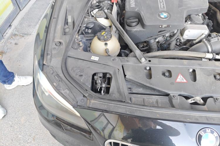 Used BMW 5 Series 2014 520Li Elegant Model Engine Bay Right