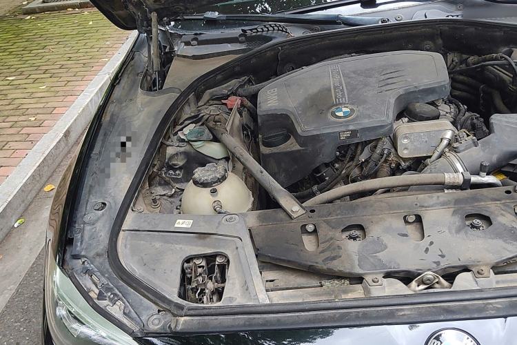 Used BMW 5 Series 2014 525Li Luxury Design Package Engine Bay Right
