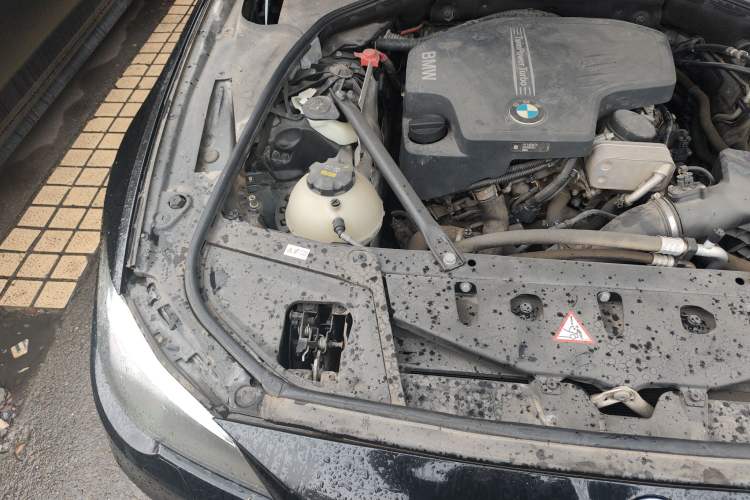 Used BMW 5 Series 2014 525Li Luxury Design Package Engine Bay Right
