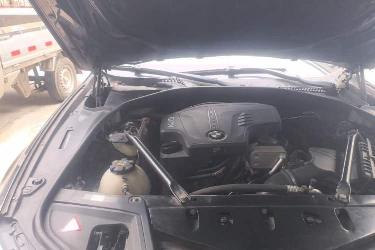 Used BMW 5 Series 2014 525Li Leading Model Engine Bay Right