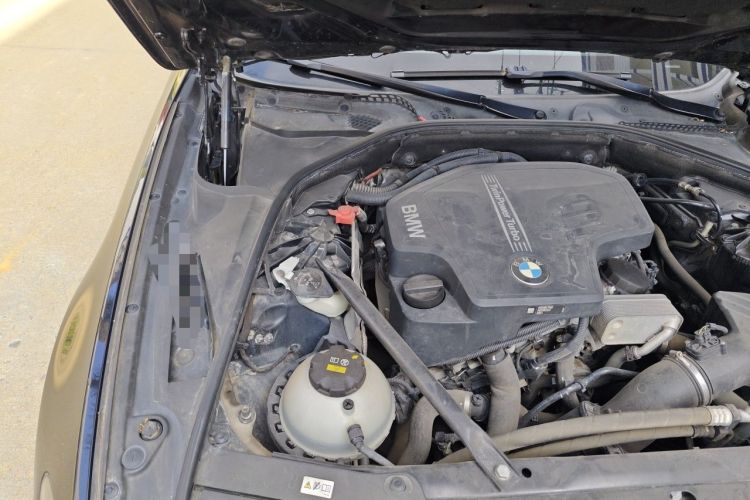 Used BMW 5 Series 2014 535Li Luxury Design Package Engine Bay Right