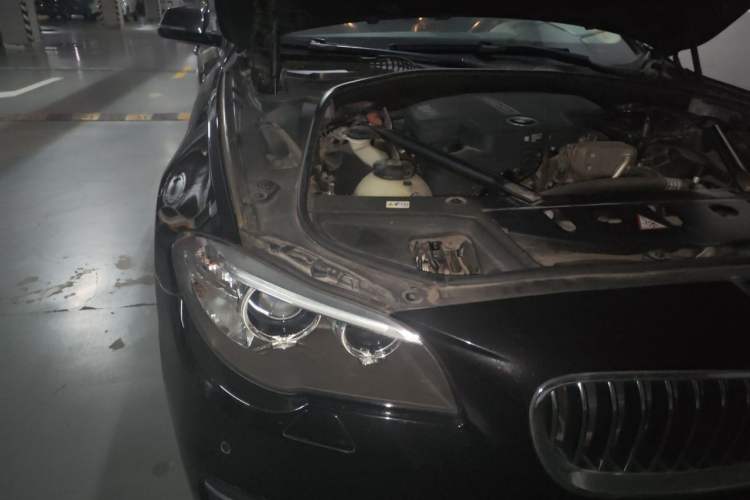 Used BMW 5 Series 2014 525Li Luxury Design Package Engine Bay Right