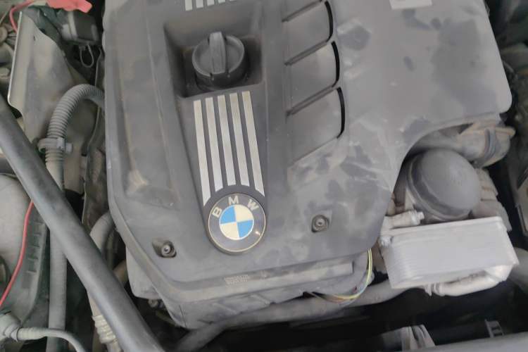 Used BMW 5 Series 2014 530Li Leading Model Engine Bay Right