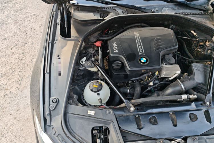 Used BMW 5 Series 2014 528Li xDrive Premium Edition Engine Bay Right