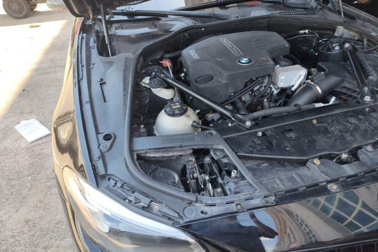 Used BMW 5 Series 2014 520i Elegant Edition Engine Bay Right