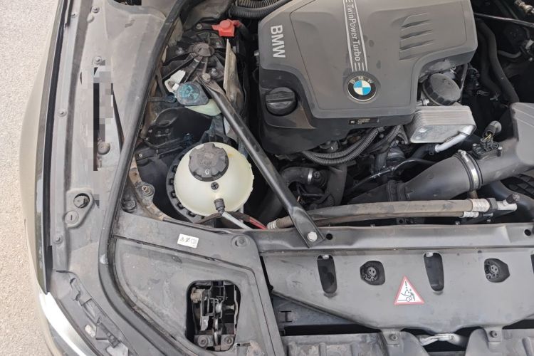 Used BMW 5 Series 2014 520Li Elegant Model Engine Bay Right