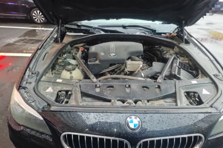 Used BMW 5 Series 2014 520i Elegant Edition Engine Bay Right