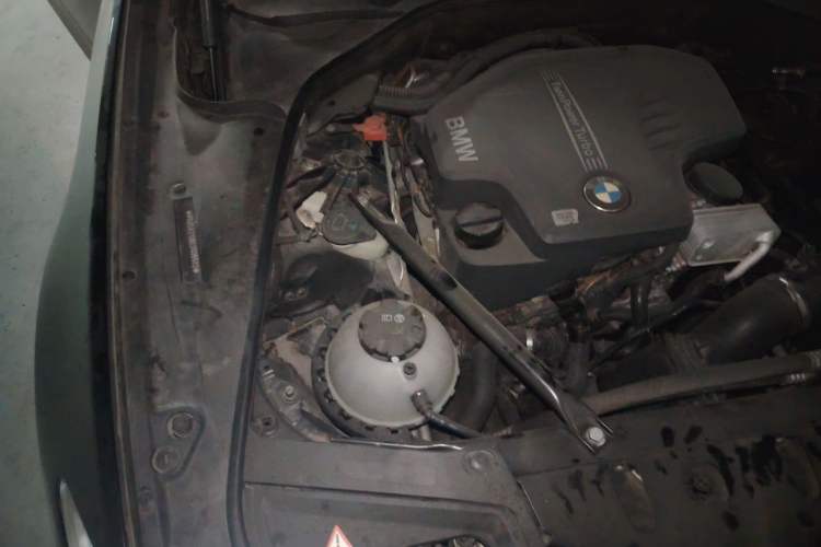 Used BMW 5 Series 2014 520i Elegant Edition Engine Bay Right