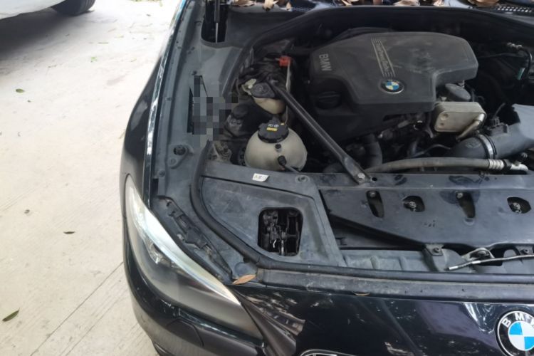 Used BMW 5 Series 2014 520i Elegant Edition Engine Bay Right